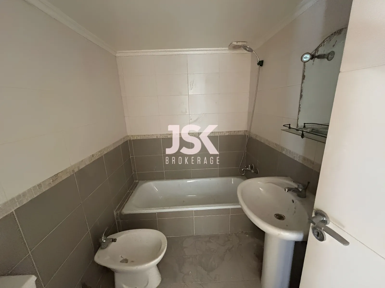 Apartment for Rent in Mazraat Yachoua