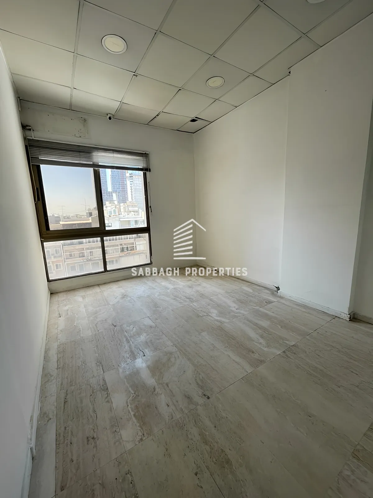 Office for rent in Sassine