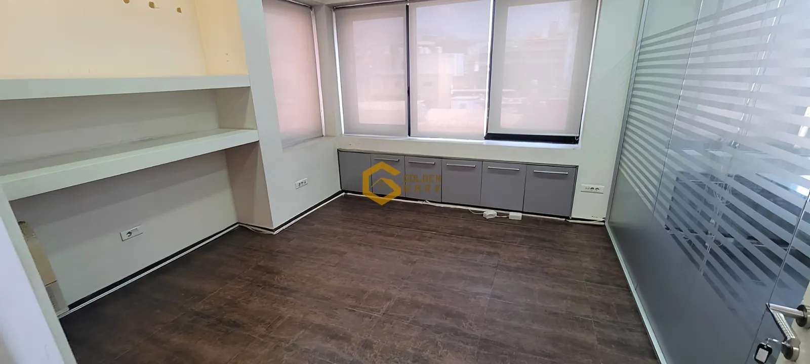 Office for rent in Sin El Fil