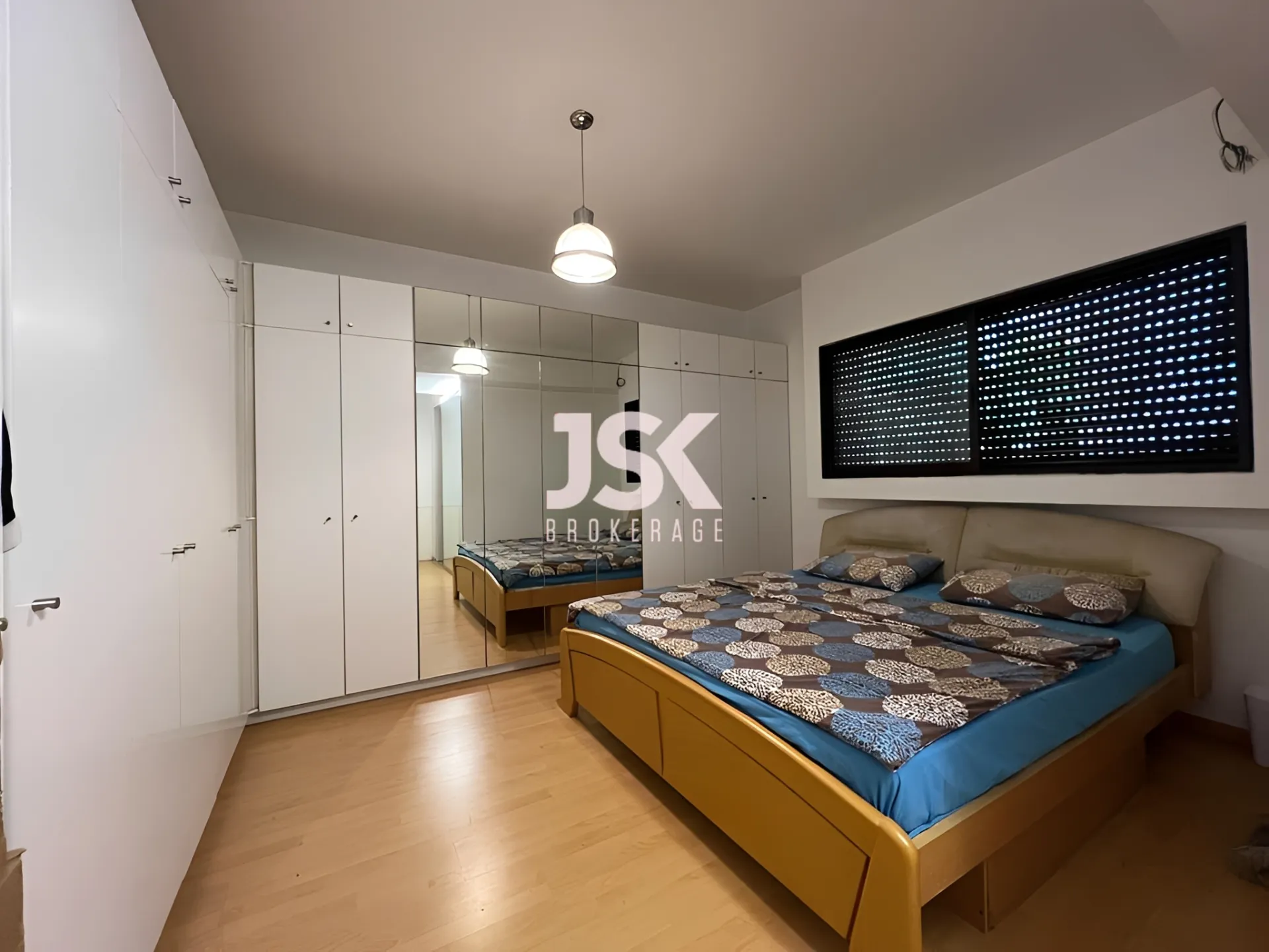 Apartment for Sale in Saifi Village