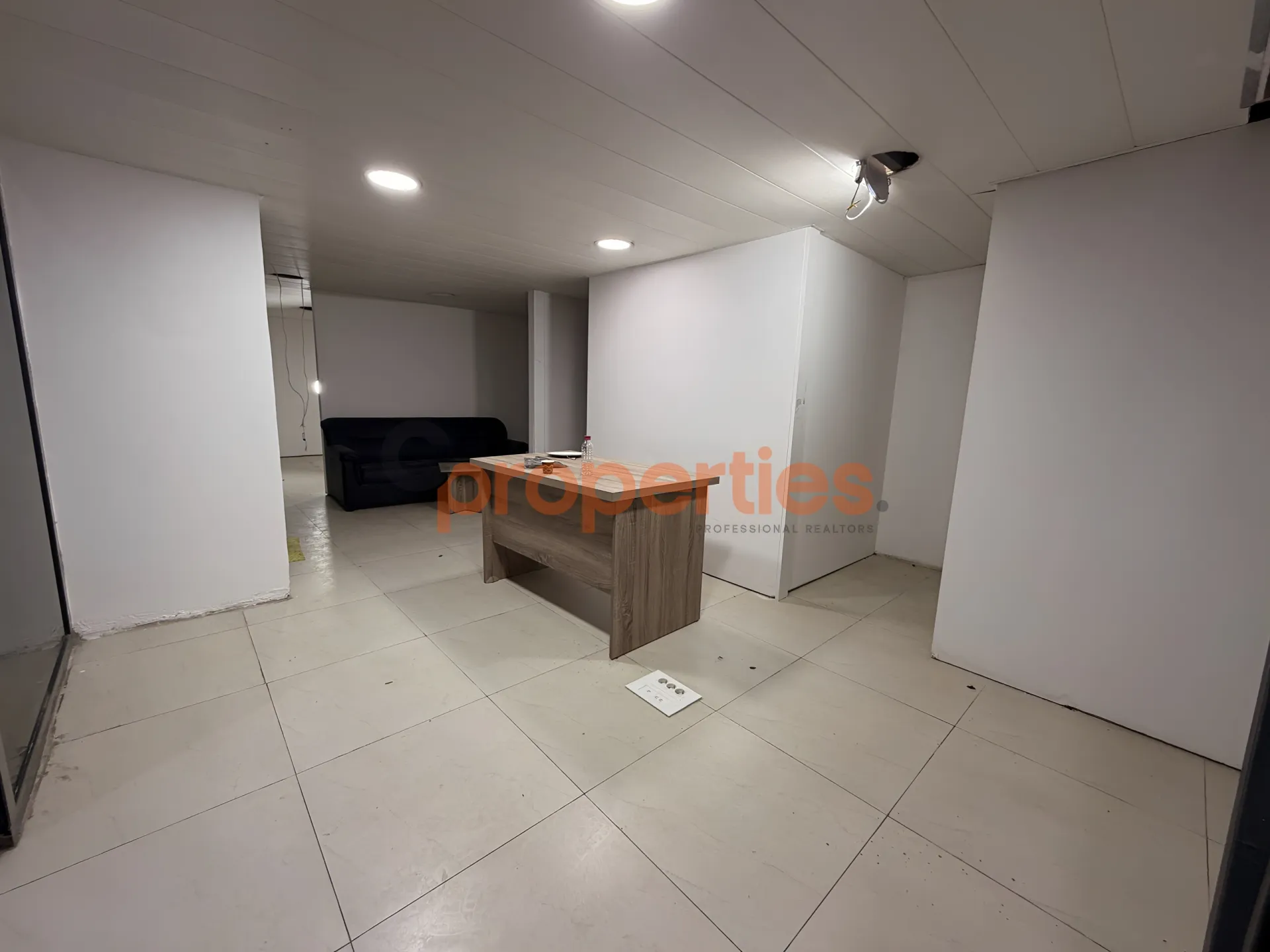 Warehouse for Rent in Naqqache