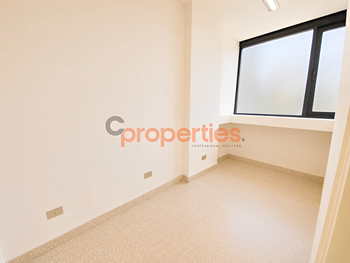 Office for Rent in Zalqa