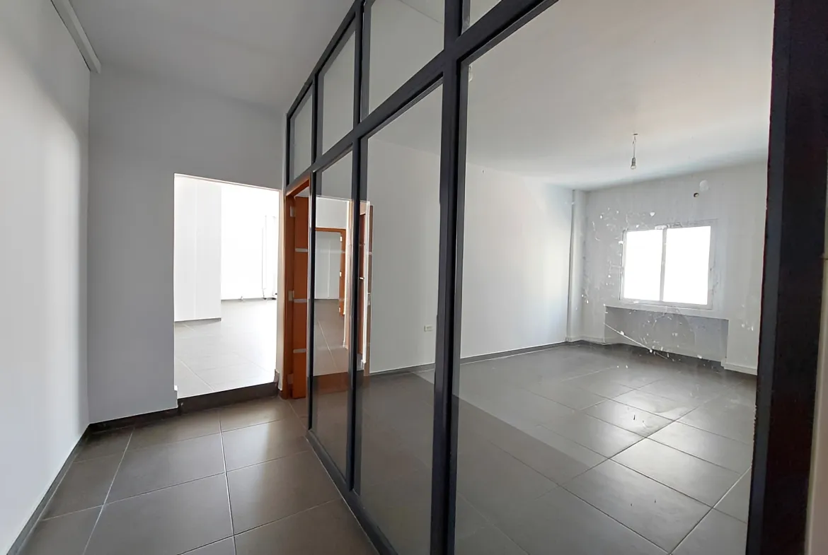 Office for Sale in Zalqa