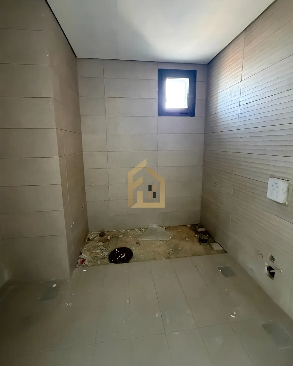 Apartment for sale in Hamra, Beirut, Lebanon - 3 bed, 4 bath