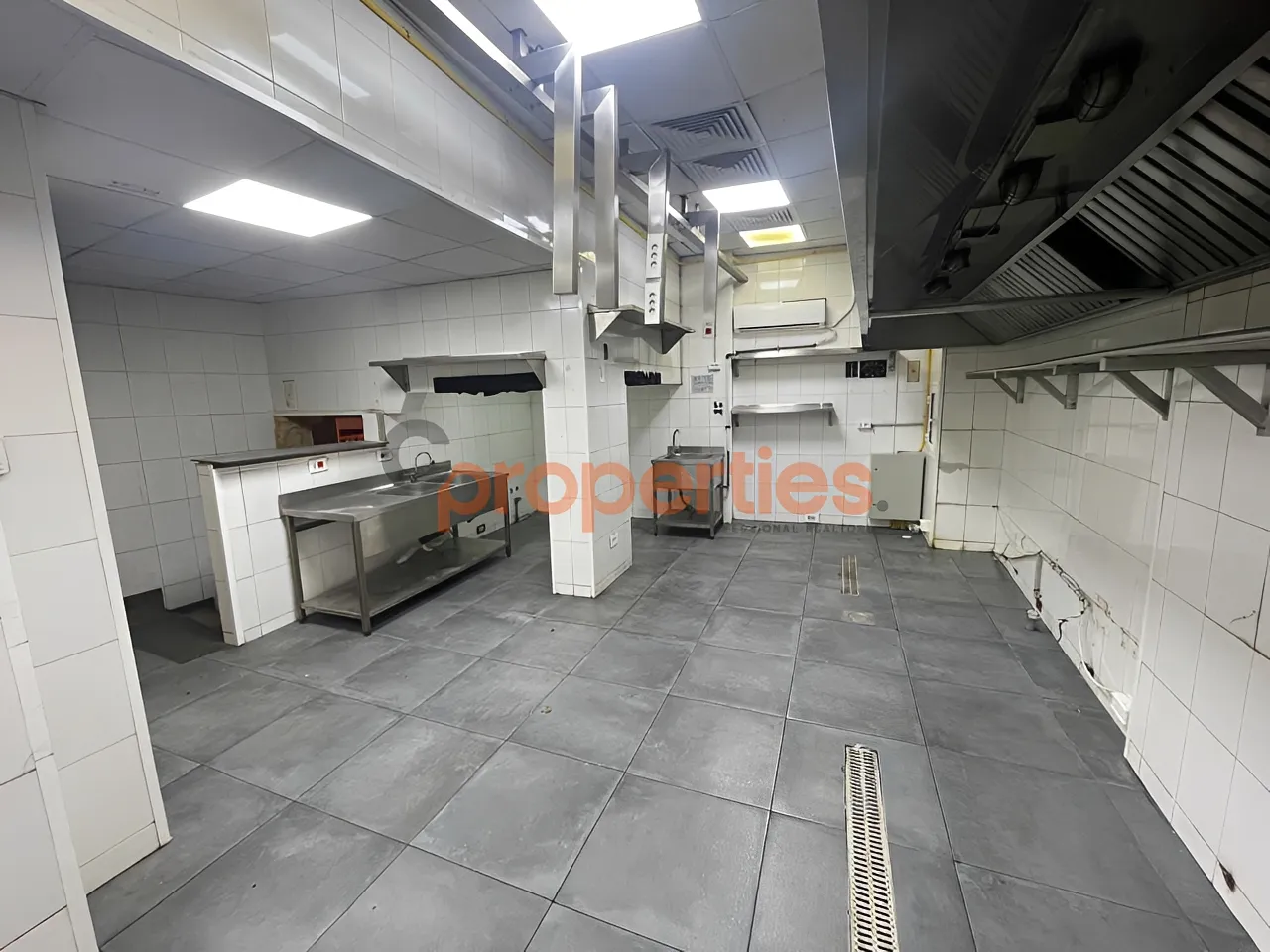 Restaurant for Rent in Saifi Village