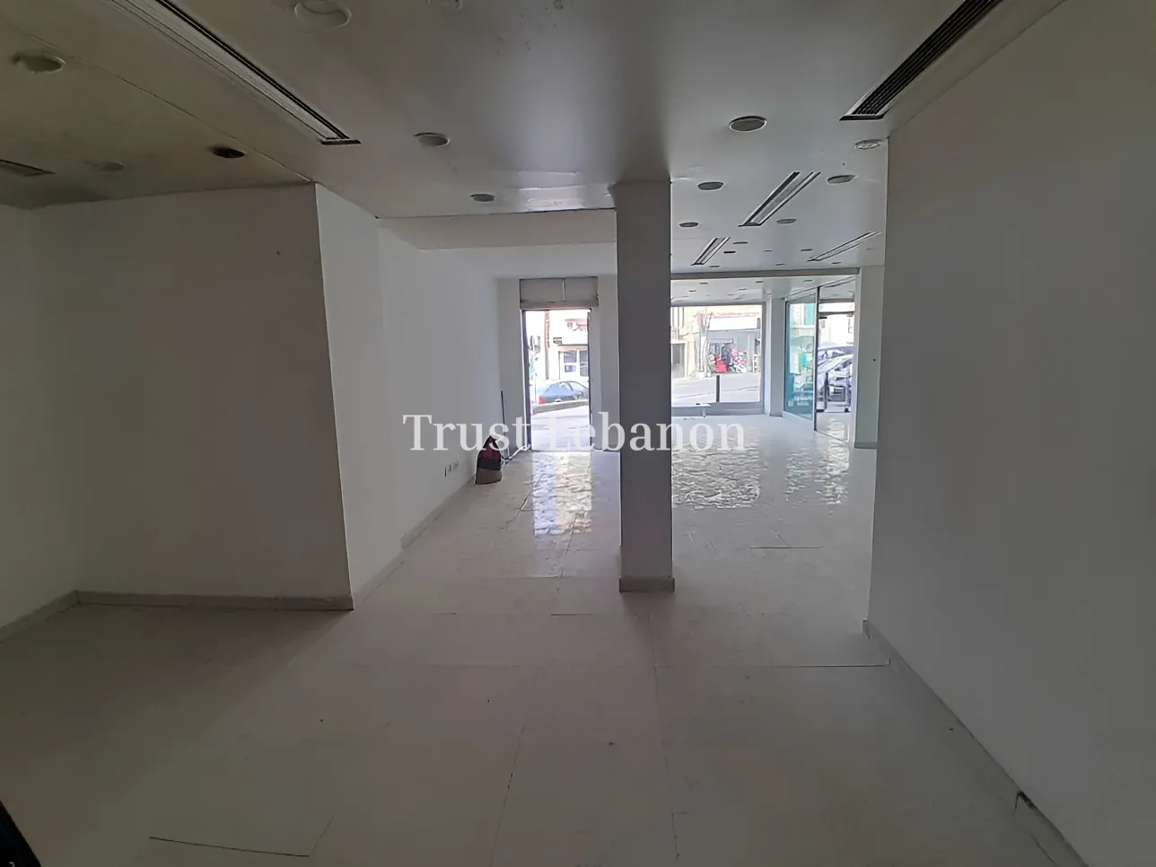 Showroom for rent in Zouk Mikael, Lebanon