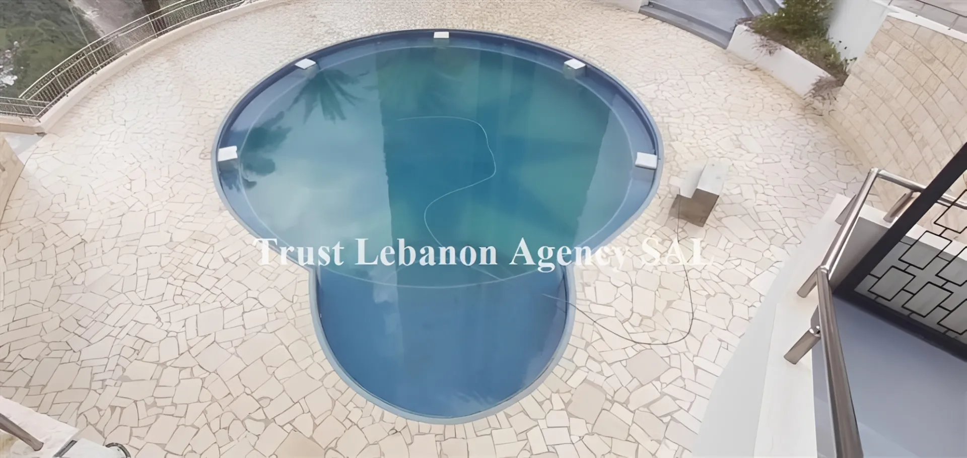 Shop for sale in Baabda, Louaizeh