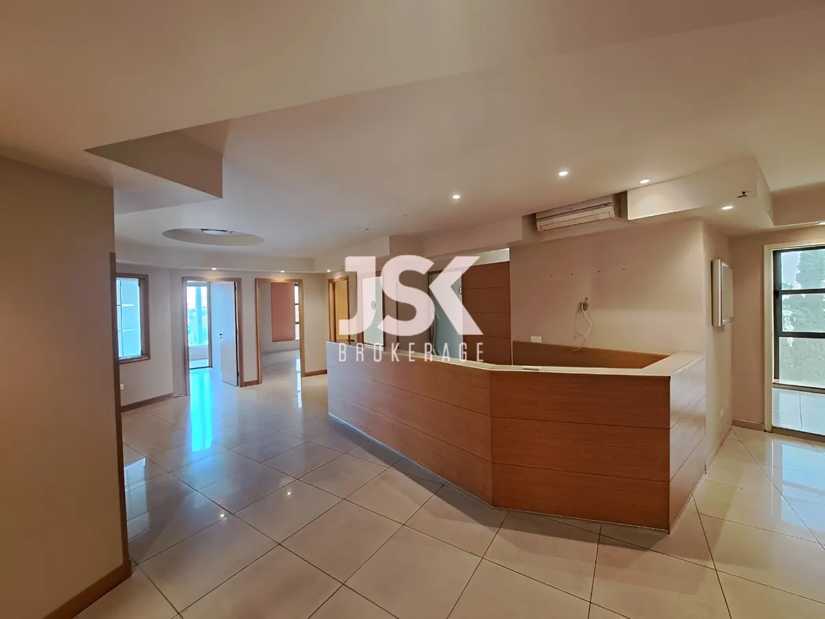Office for rent in Dekwaneh