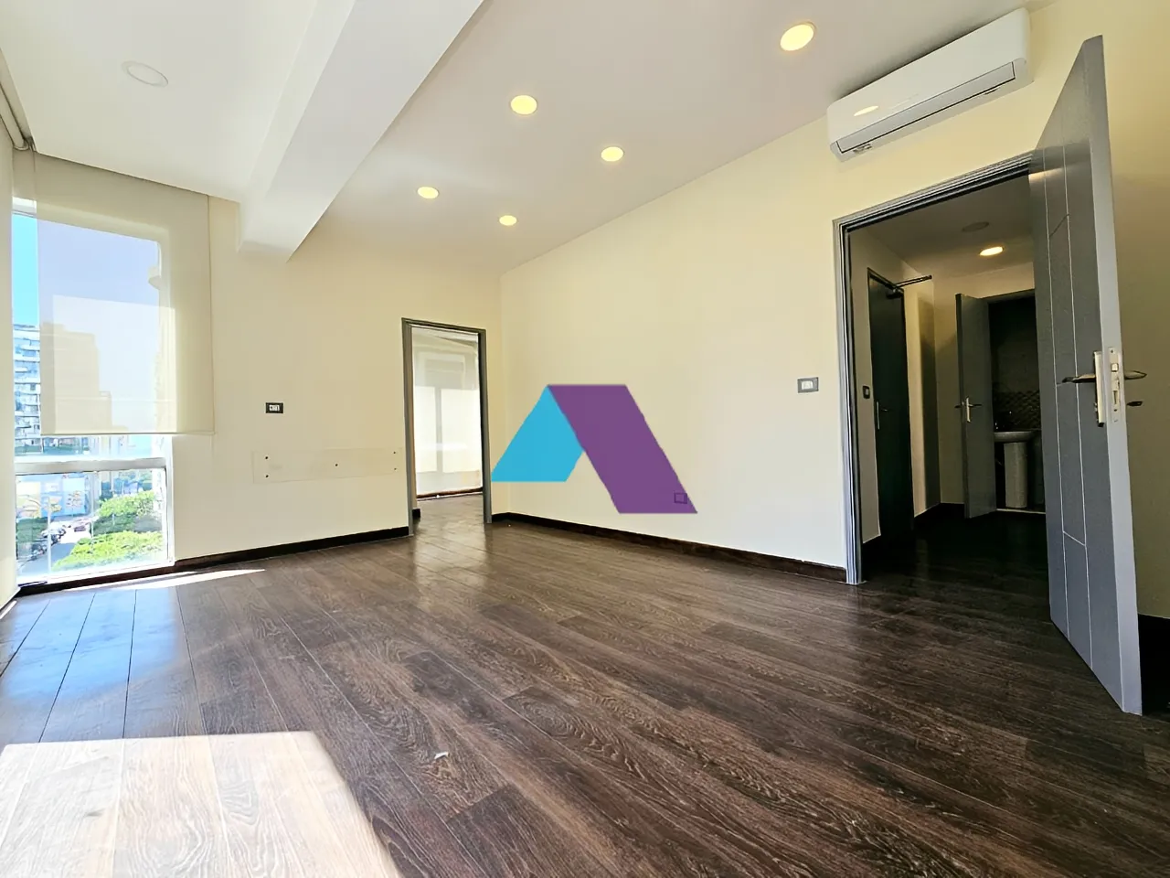 Office for Sale in Verdun