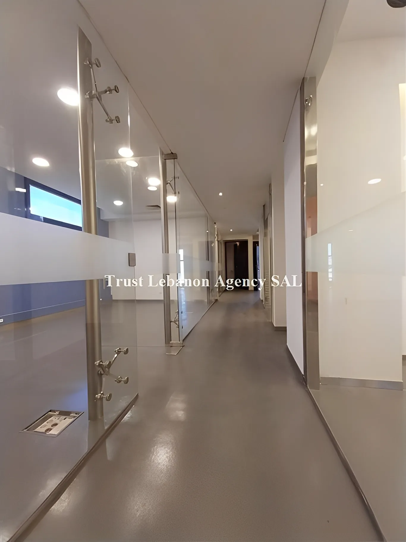 Office for rent in Baabda, Furn Al Chebak