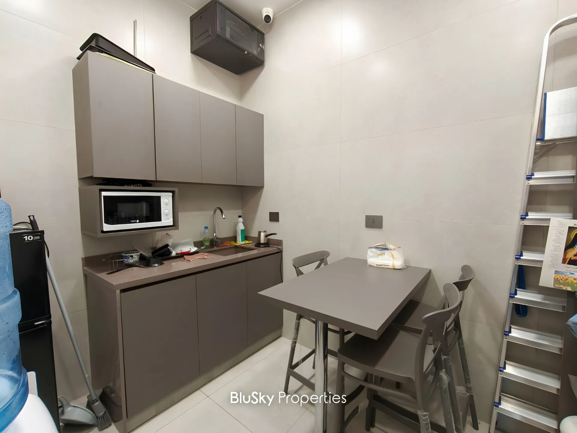 Shop for rent in Rawda, metn, lebanon