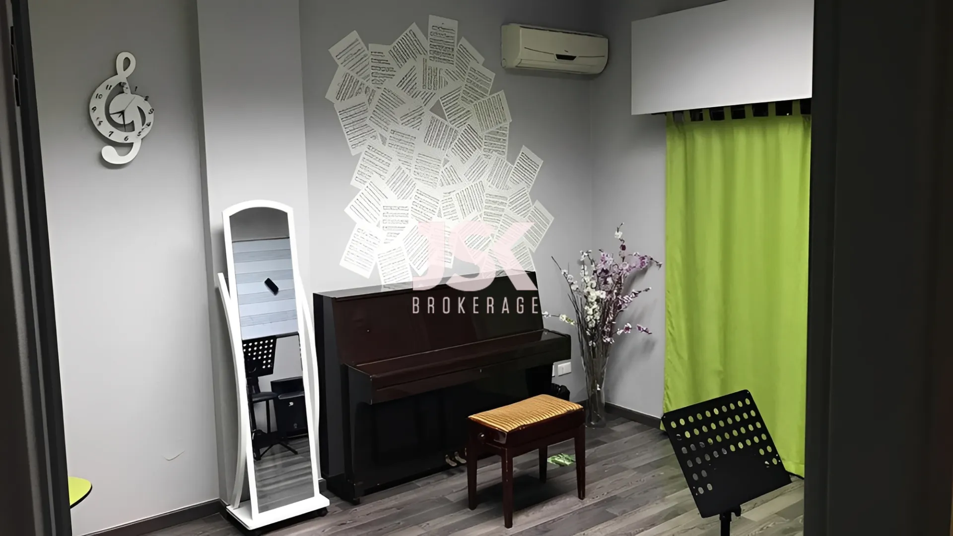 Office for sale in Jdeideh