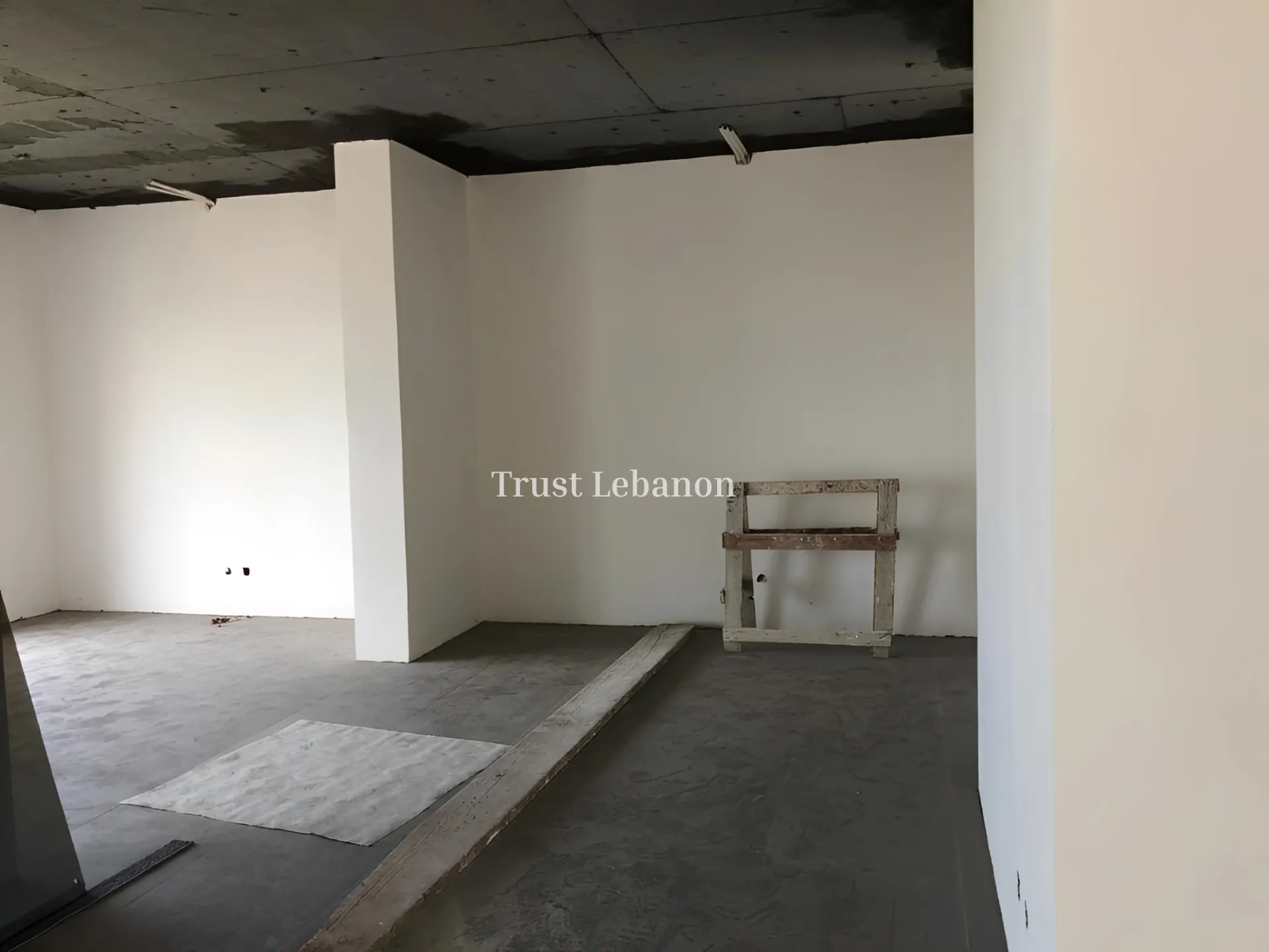 Office for rent in Dbayeh, Lebanon