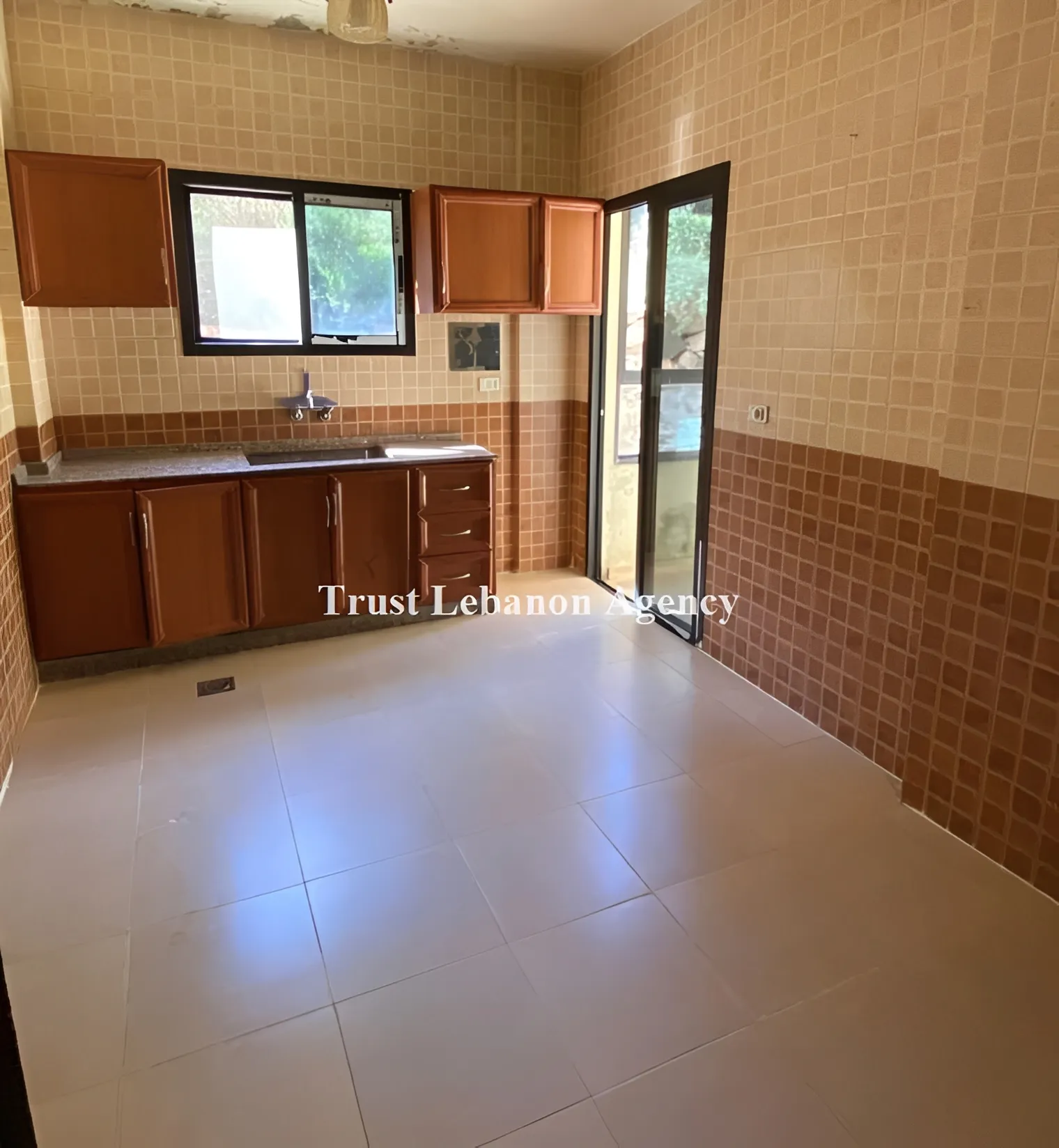 Apartment for Sale in Chouf Chahim - 2 bed, 2 bath