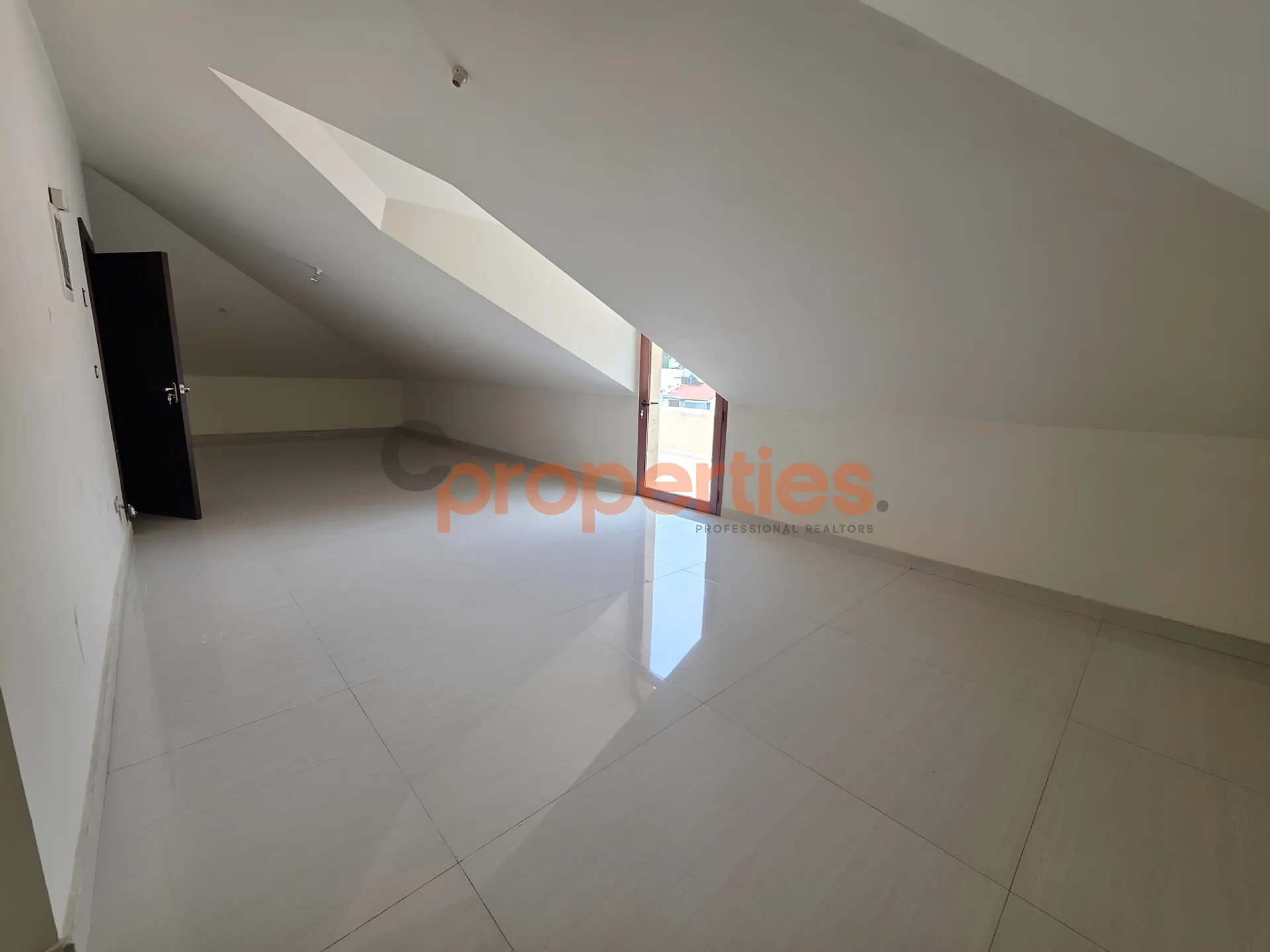Apartment for Sale in Aatchane