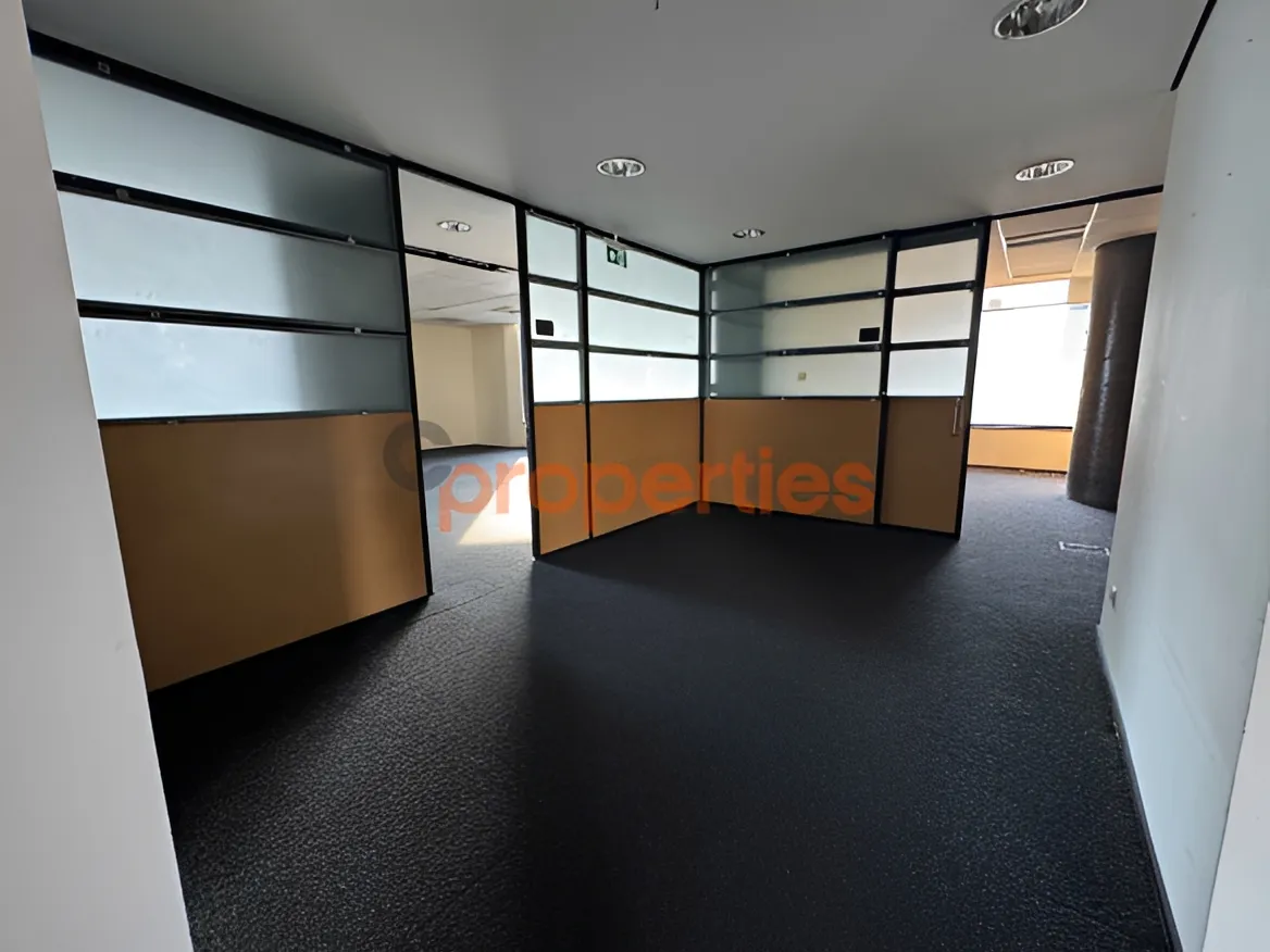 Office for Rent in Forn El Chebbak
