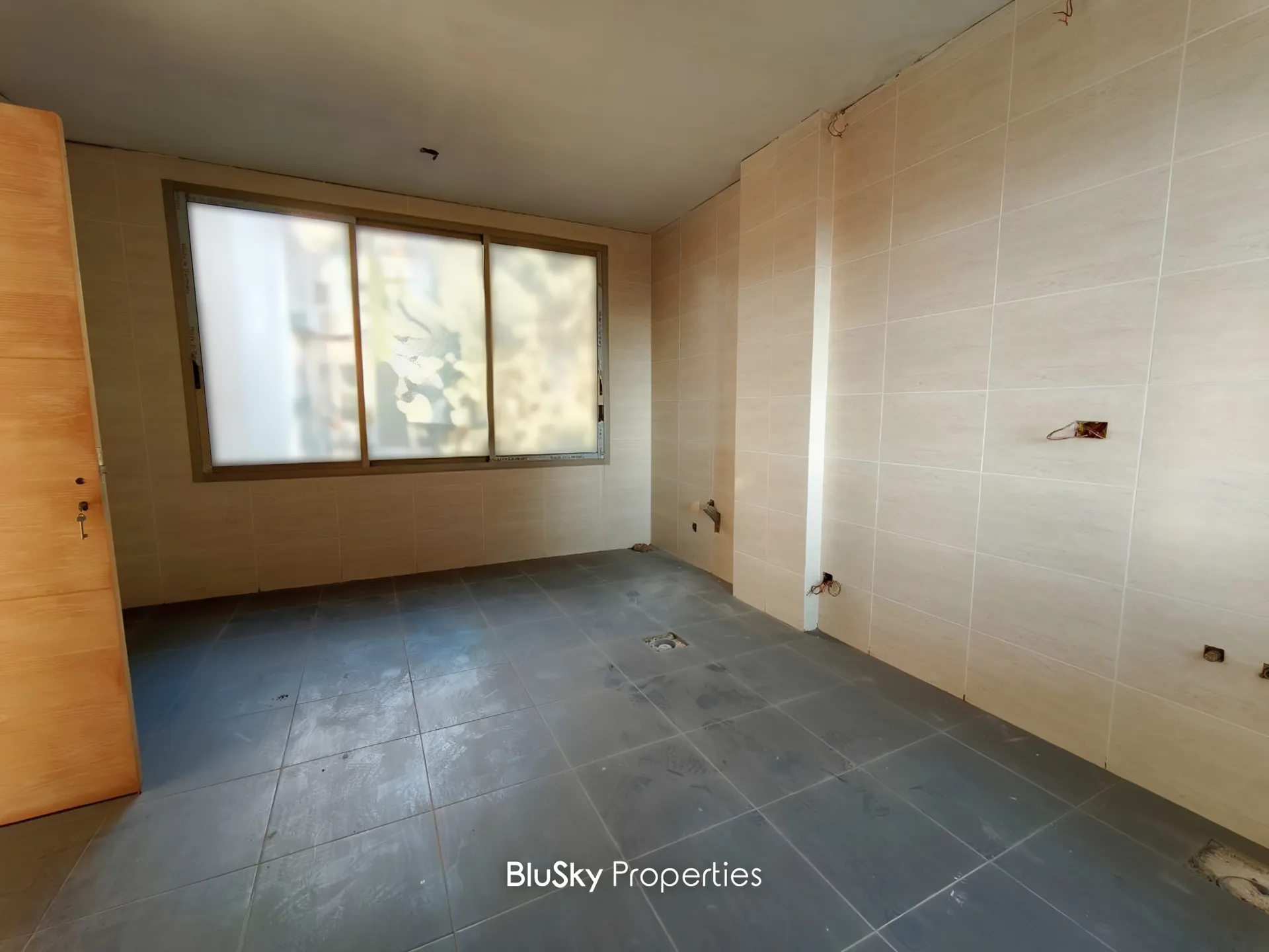 Apartment for sale in Sabtiyeh, lebanon - 3 bed, 2.0 bath