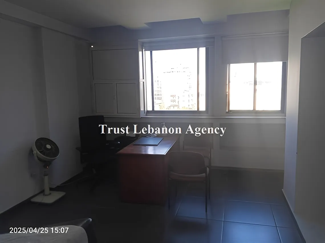 Office for rent in Hamra