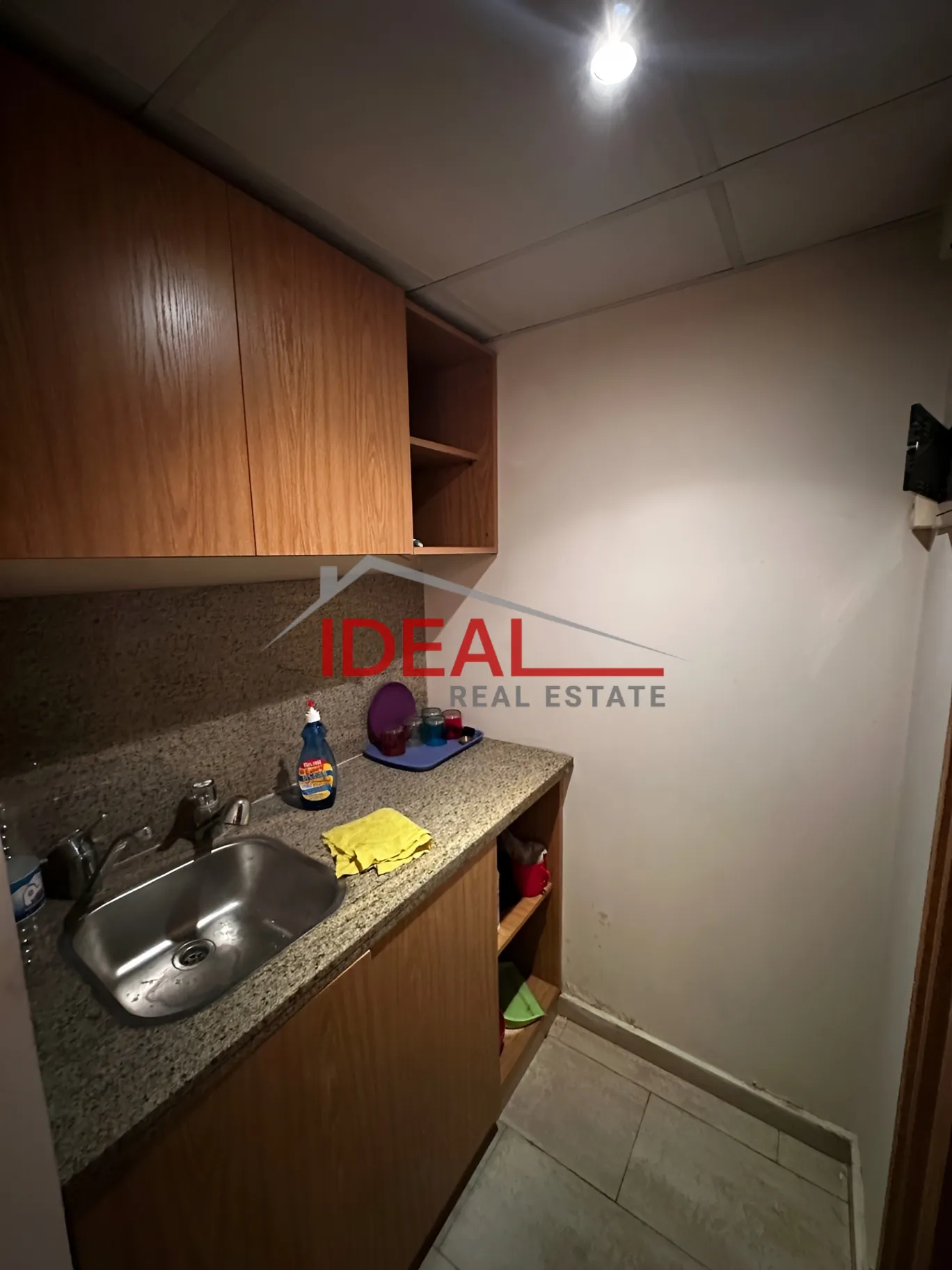 Office for rent in Hadath