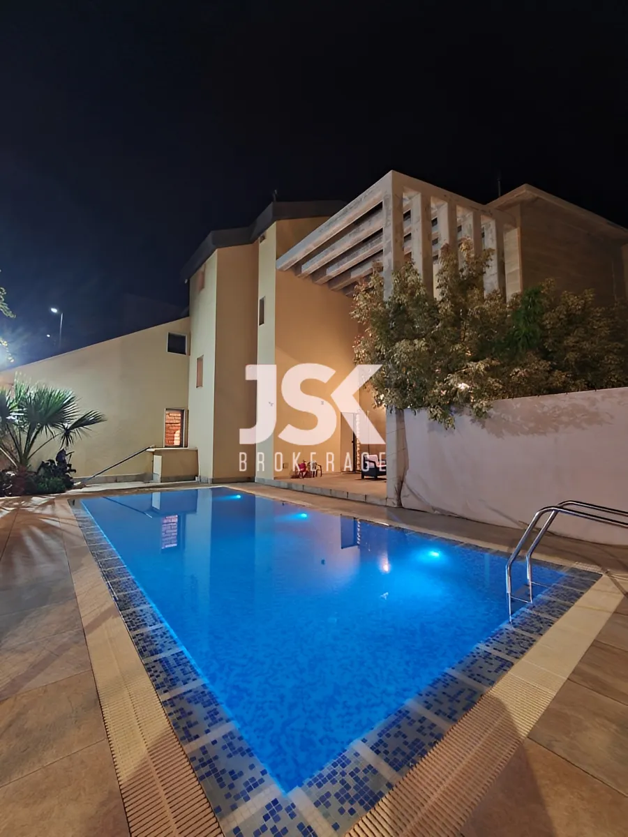 Villa for Sale in Bhamdoun, Lebanon - 4 bed, 6 bath