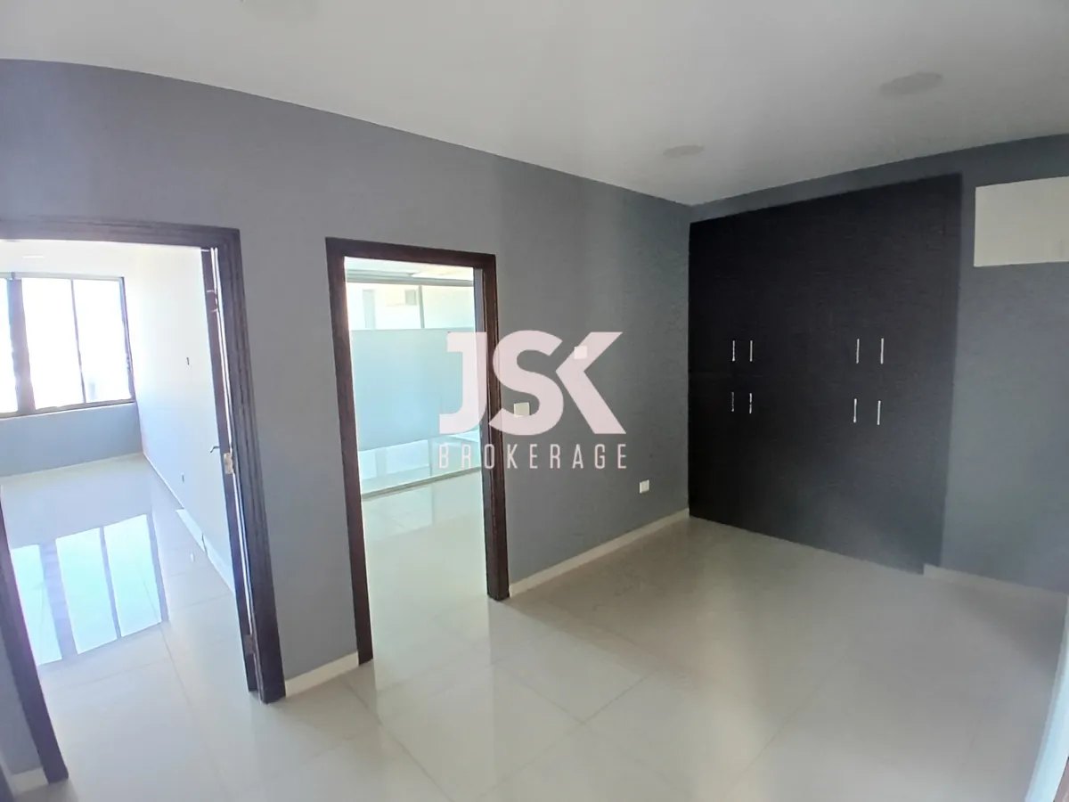 Office for rent in Mazraat Yachoua