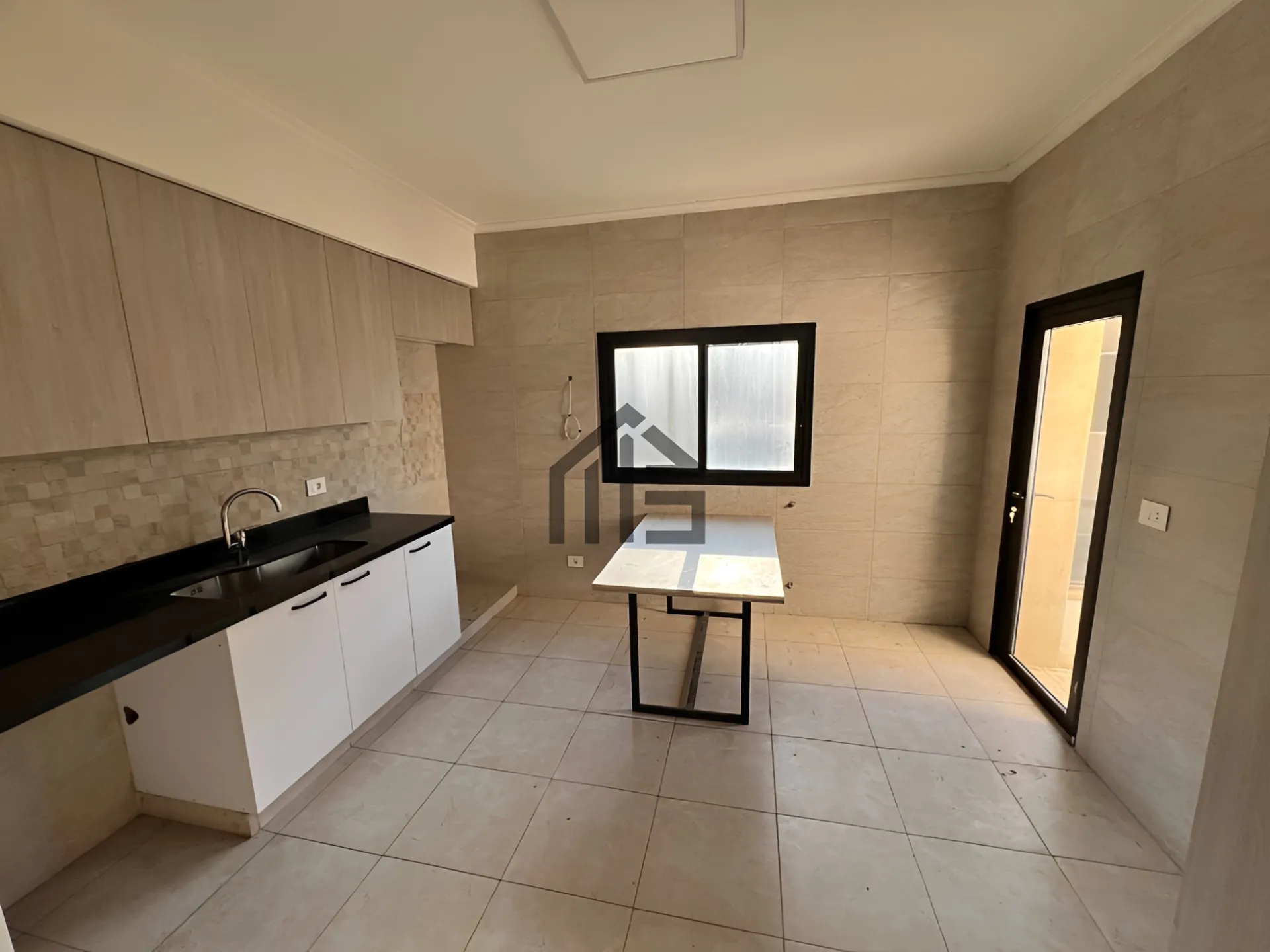 Apartment for sale in Aaraiya