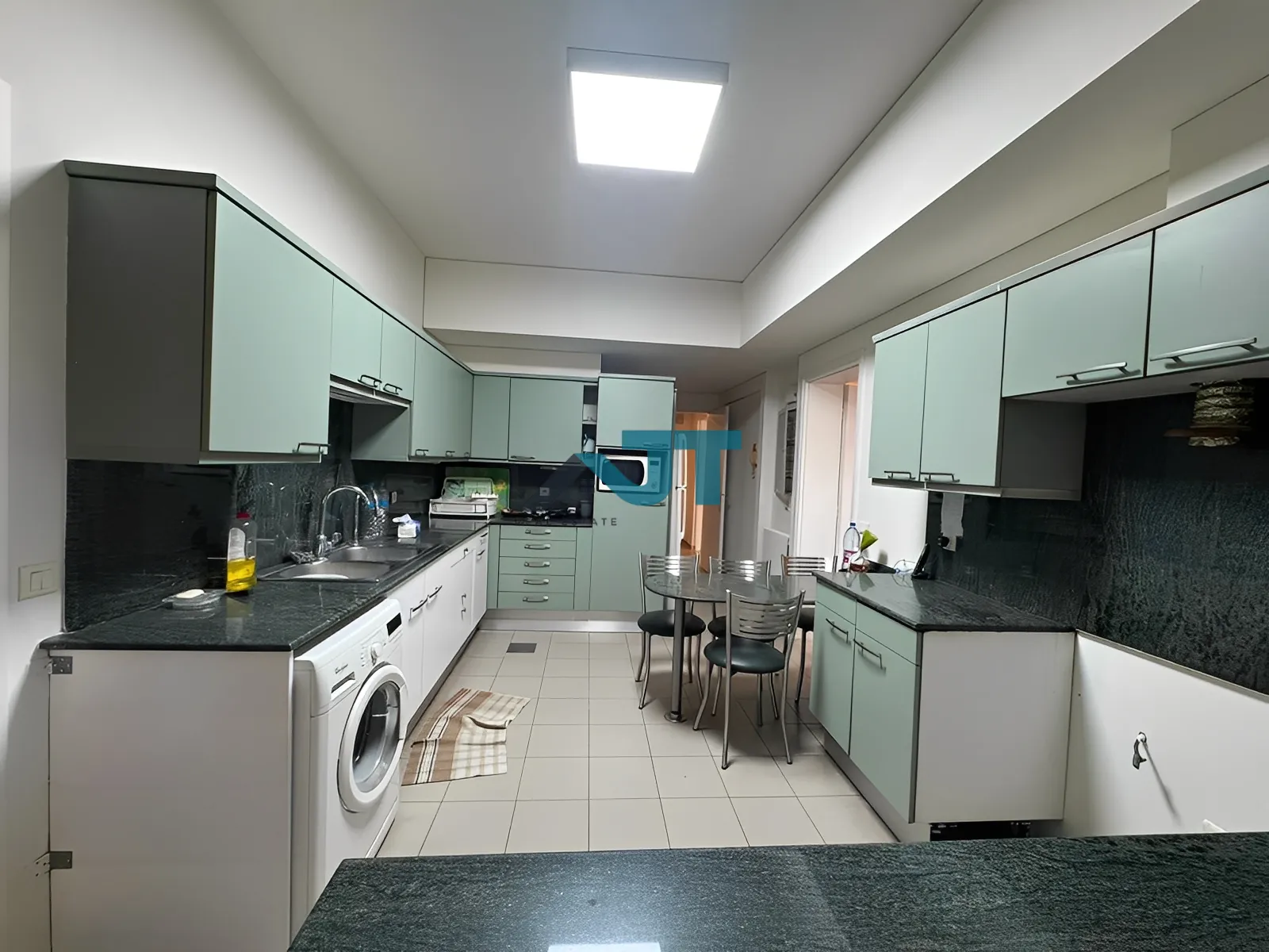 Apartment for Rent in Caree d'or, achrafieh