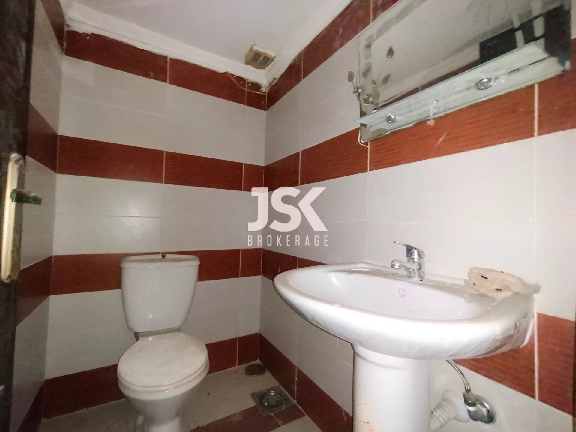 Apartment for Sale in Forn El Chebbak