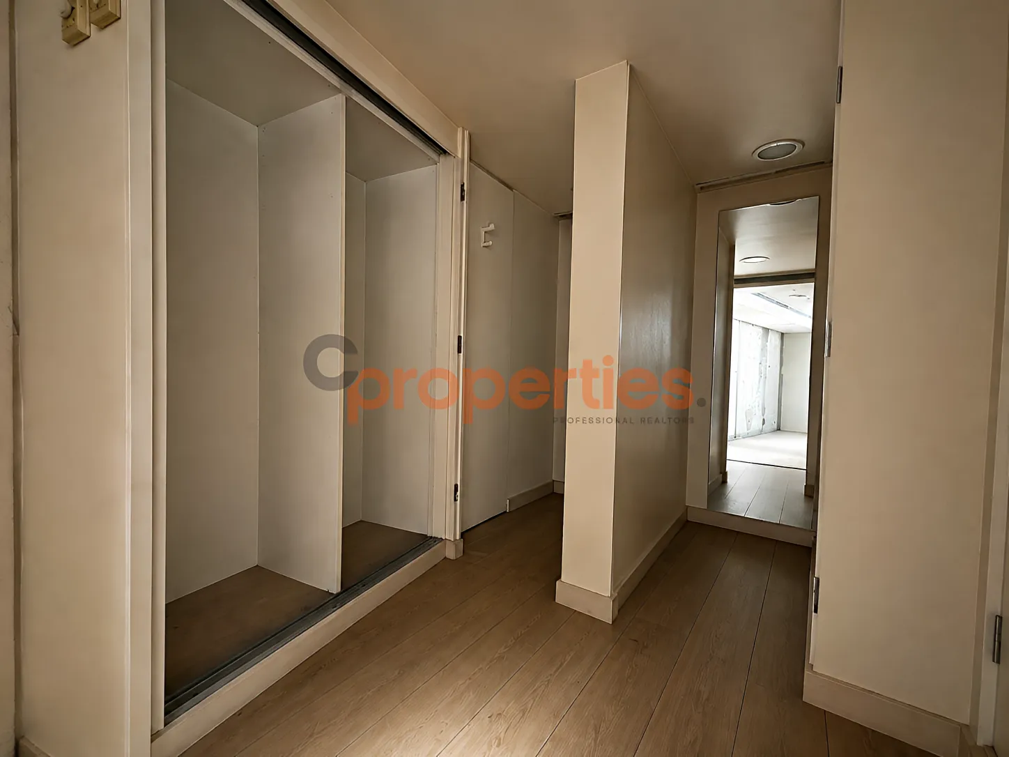 Shop for rent in Hamra, Beirut, Lebanon