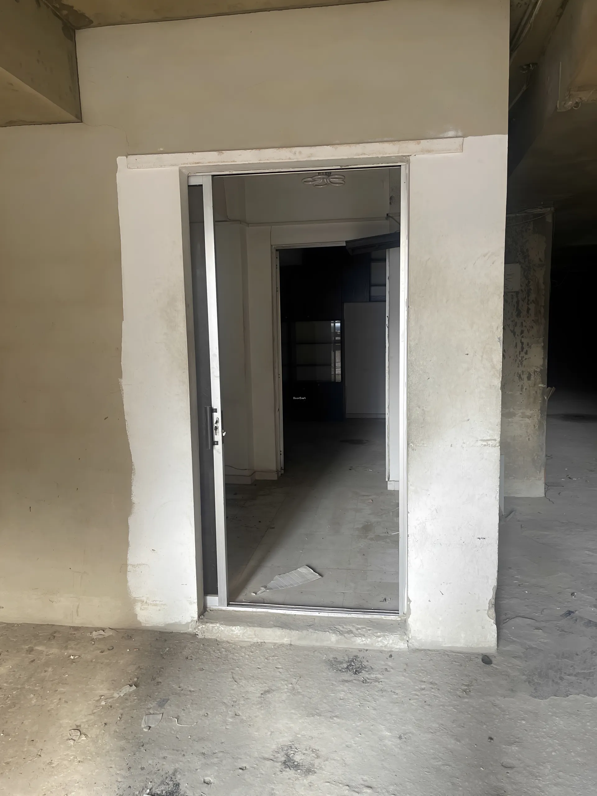 Warehouse for rent in Dekwaneh