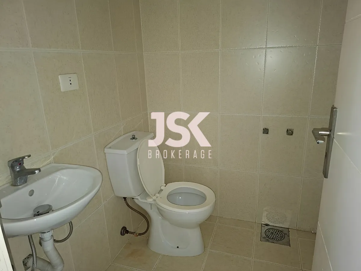 Office for rent in Haret Sakher