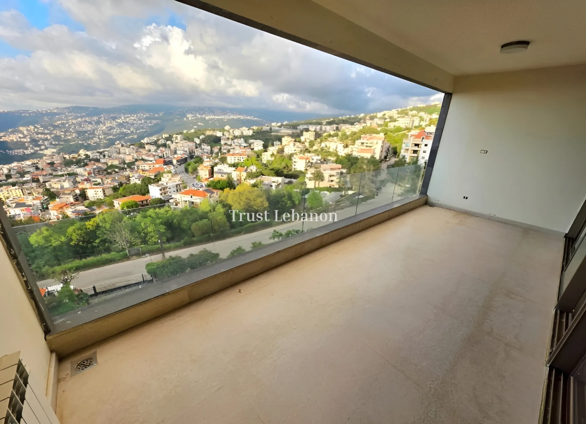 Apartment for sale in Cornet Chahwan, Lebanon - 4 bed, 5 bath