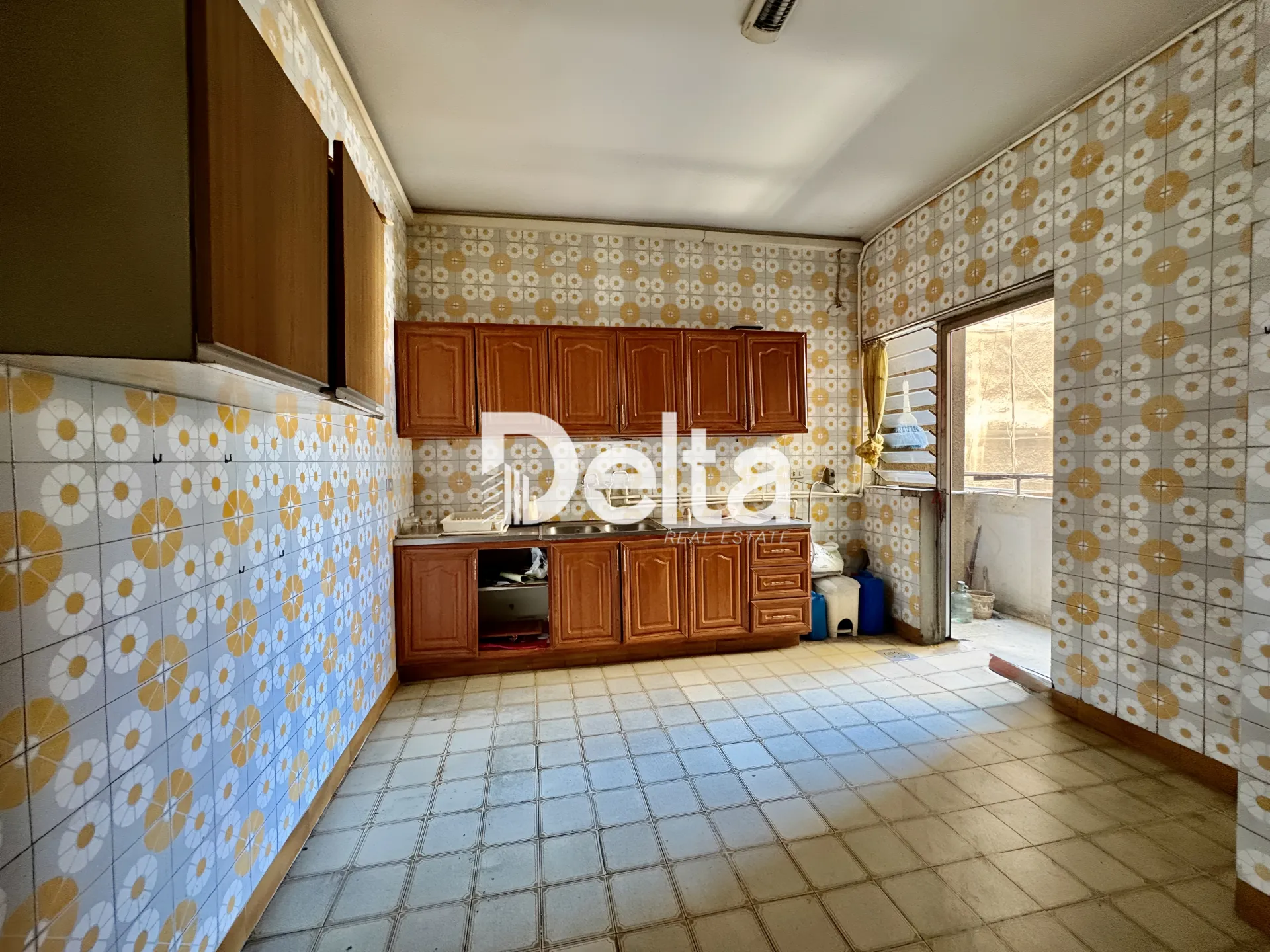 Apartment for rent in Mar elias, beirut, lebanon