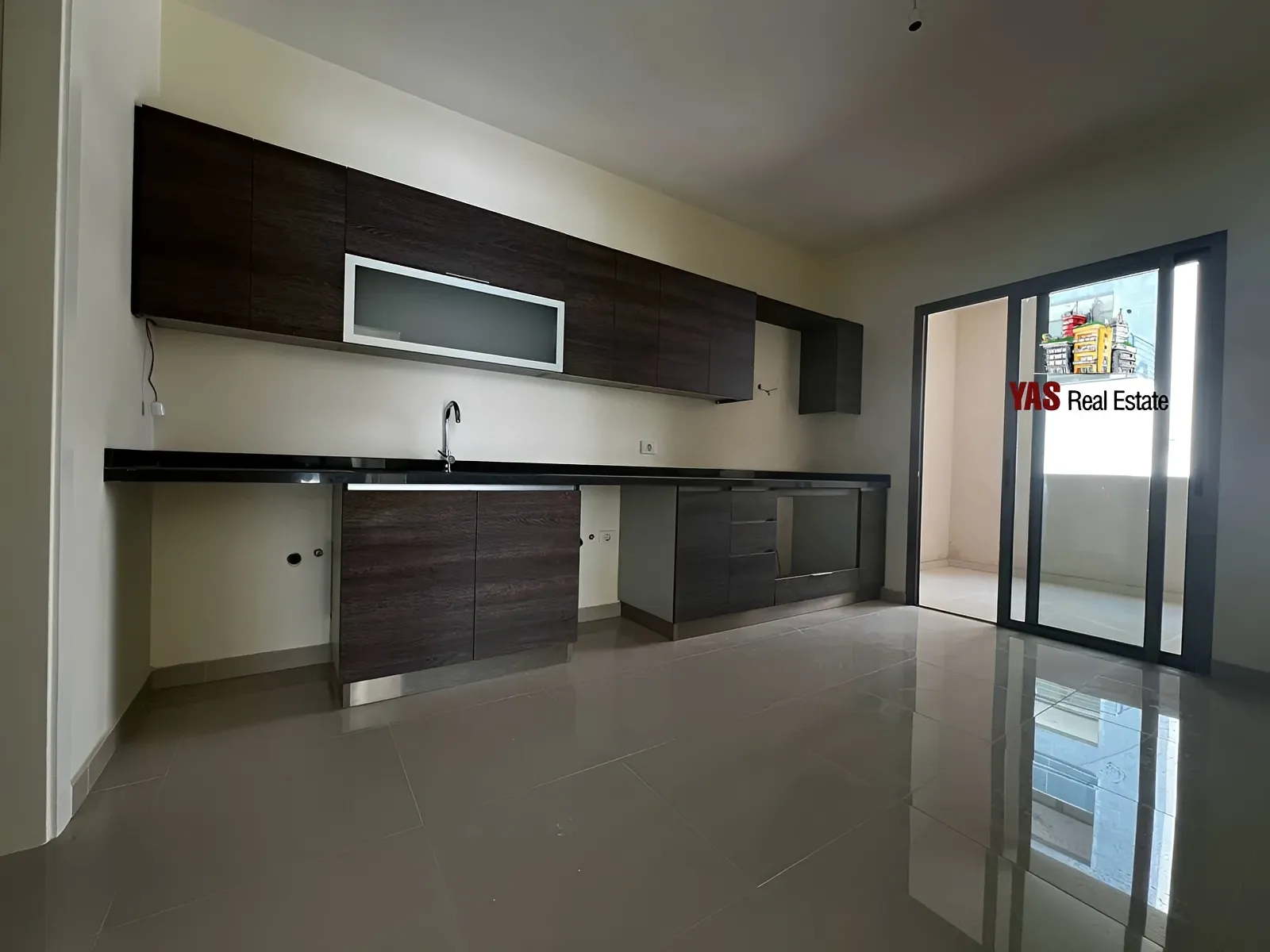 Apartment for Rent in Ballouneh - 3 bed, 4 bath