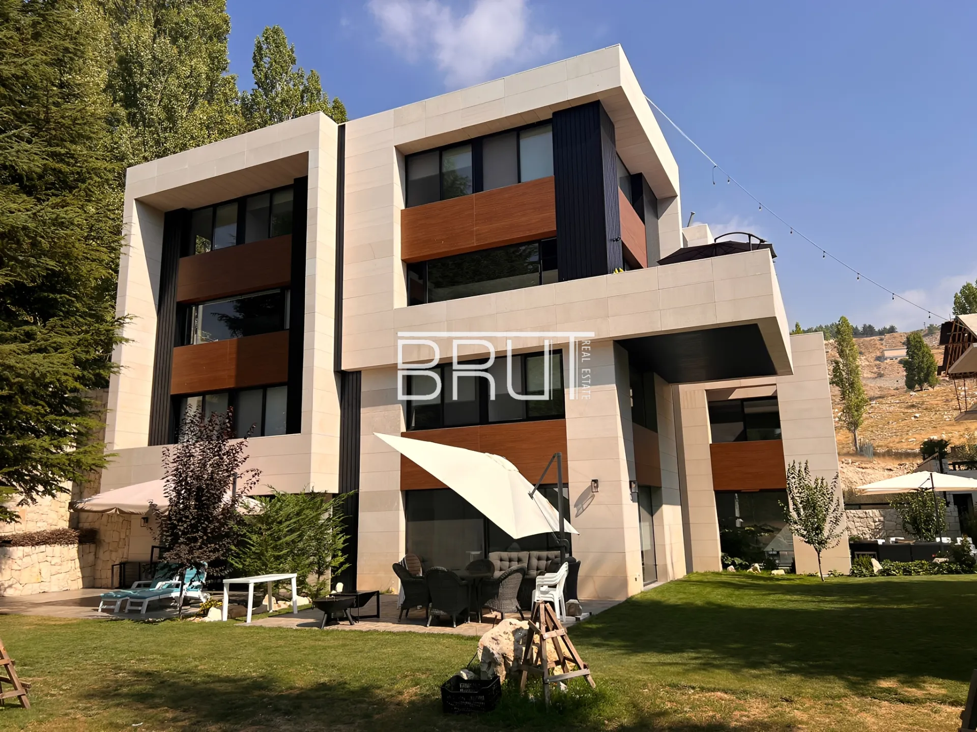 Chalet for Rent in Kfardebian