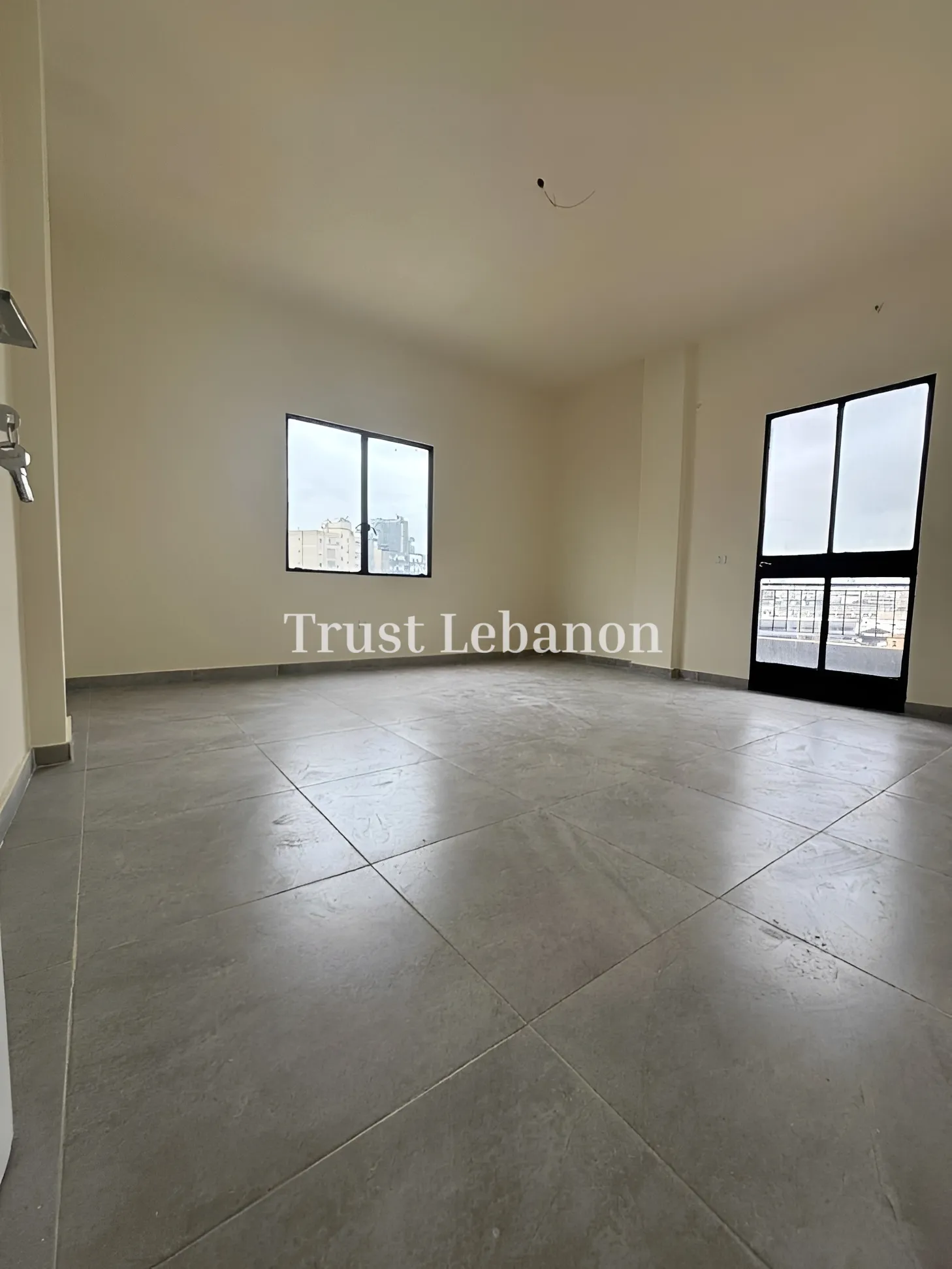 Office for rent in Baouchriyeh