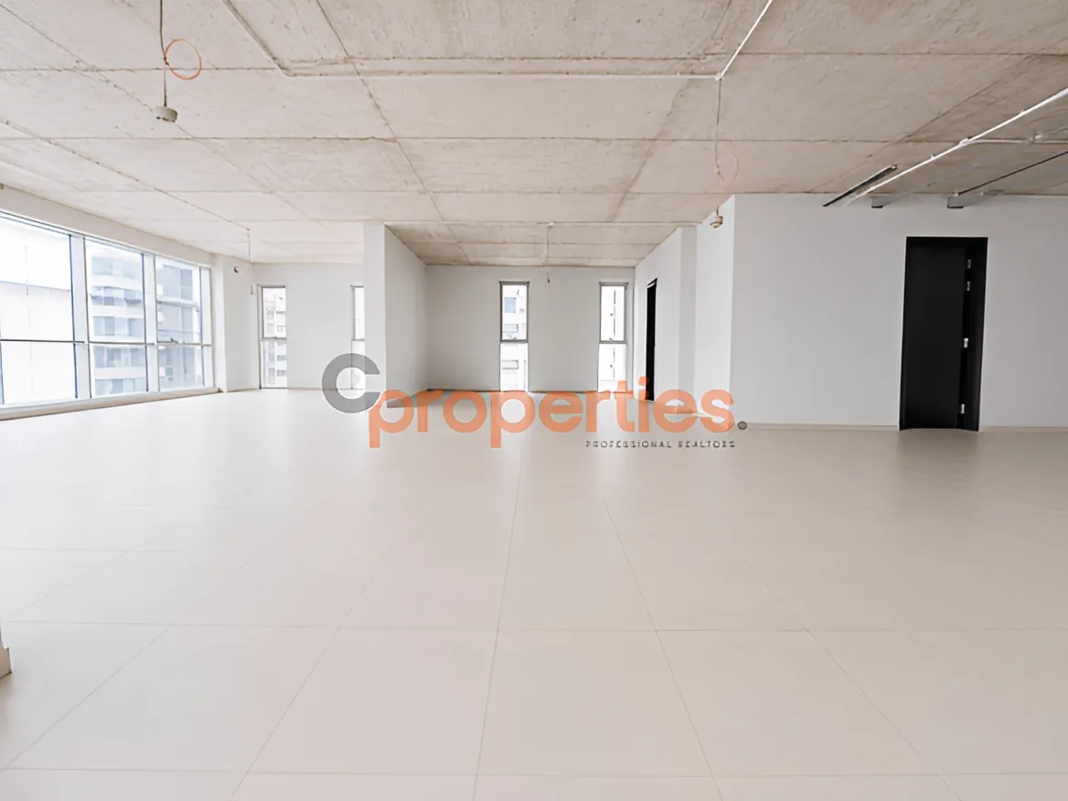 Office for rent in Ramleh Al Bayda, Beirut, Lebanon