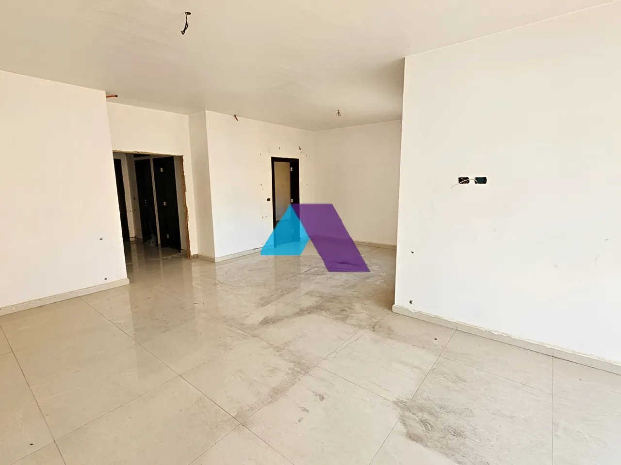 Apartment for Sale in Adonis - 3 bed, 4 bath