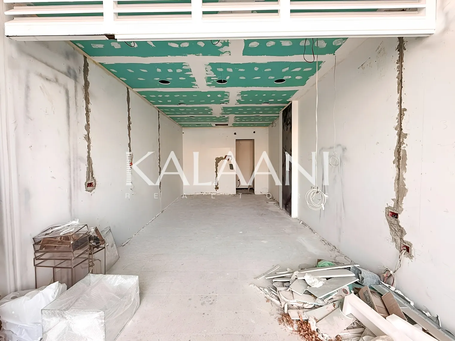 Shop for rent in Naqqache, Lebanon
