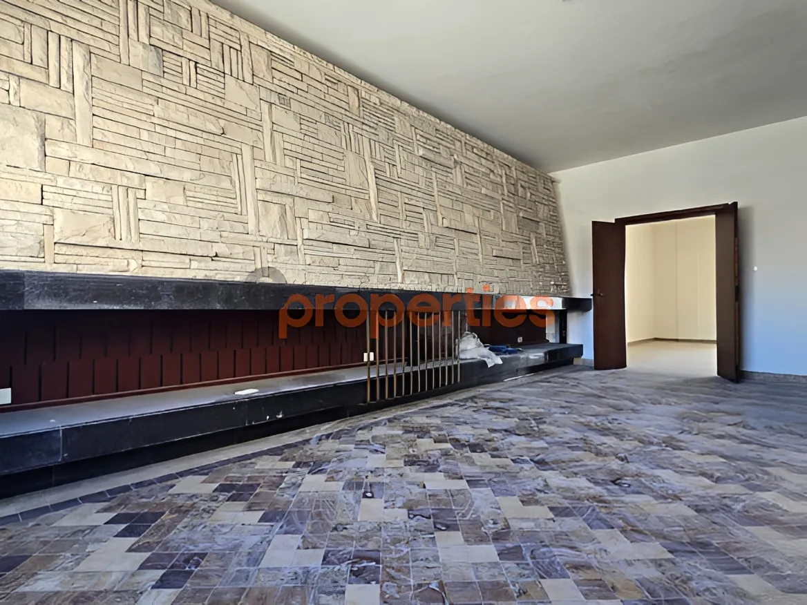 Apartment for Sale in Forn El Chebbak