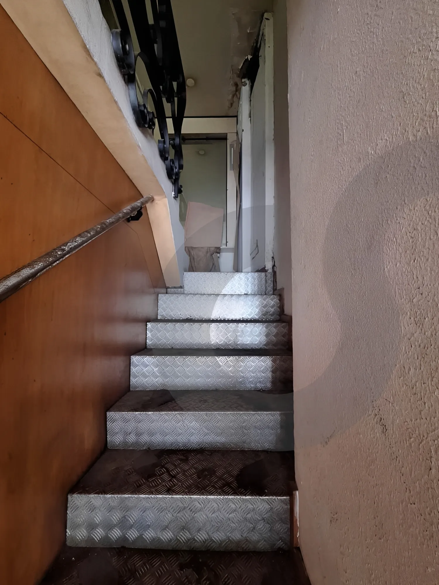 Shop for sale in Ain el remmeneh