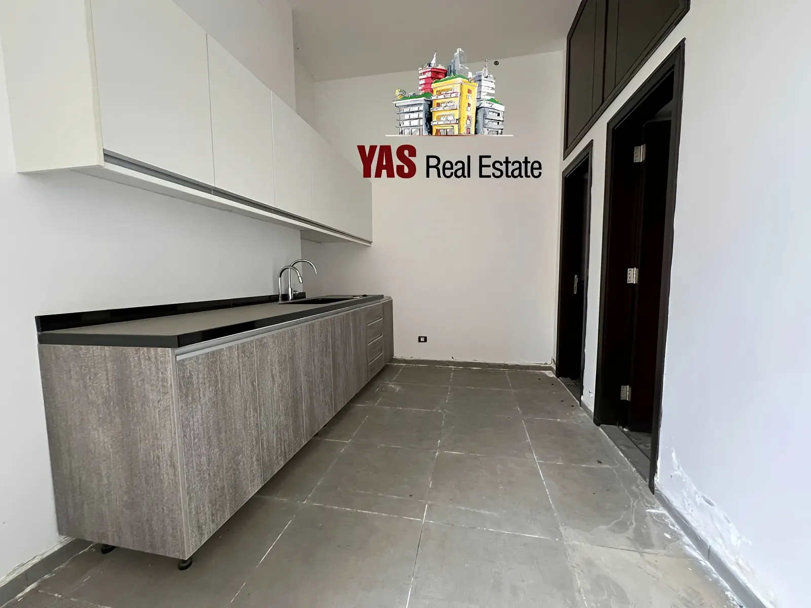 Showroom for rent in Zouk Mikael