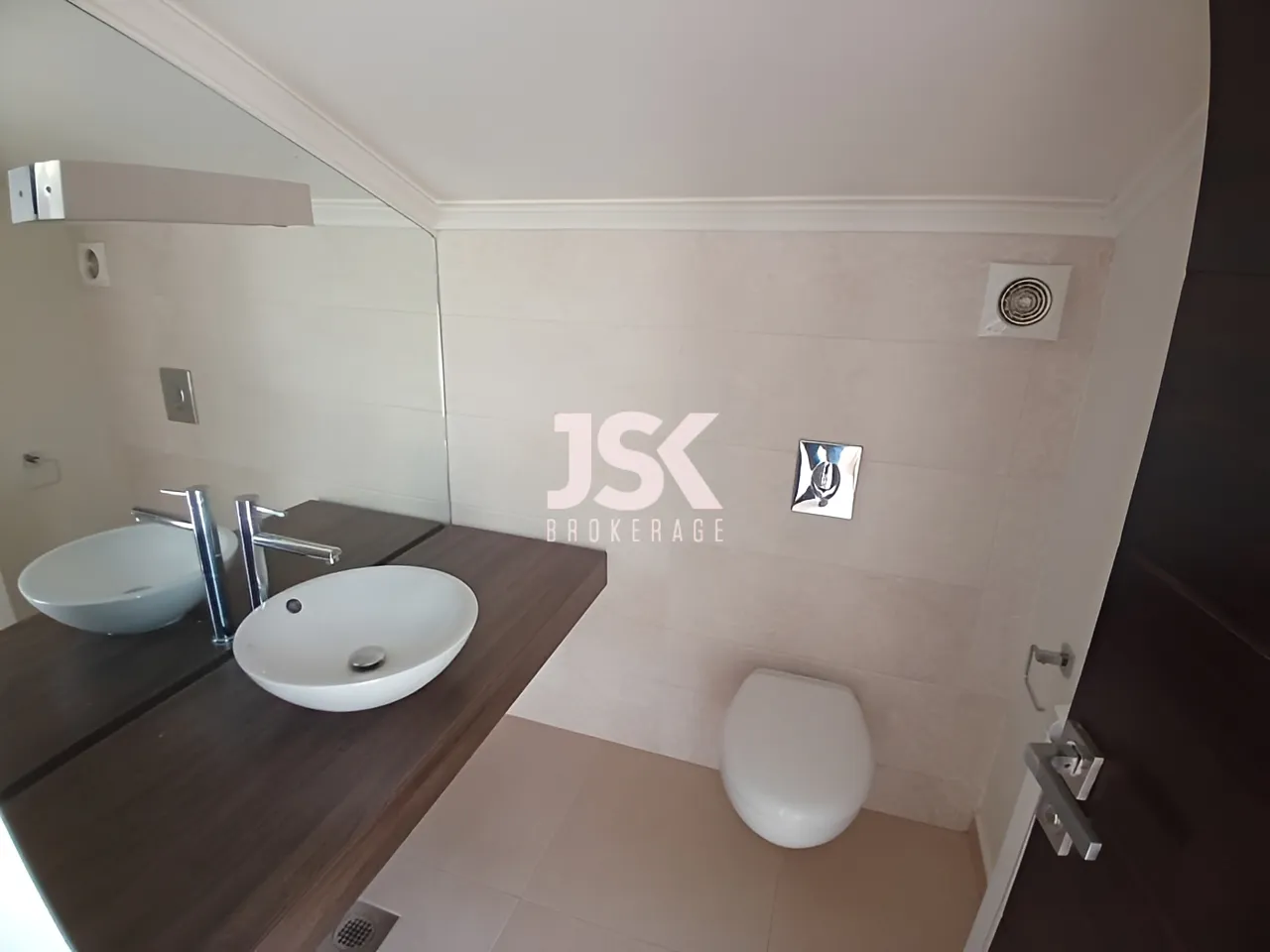 Apartment for Rent in Qornet El Hamra