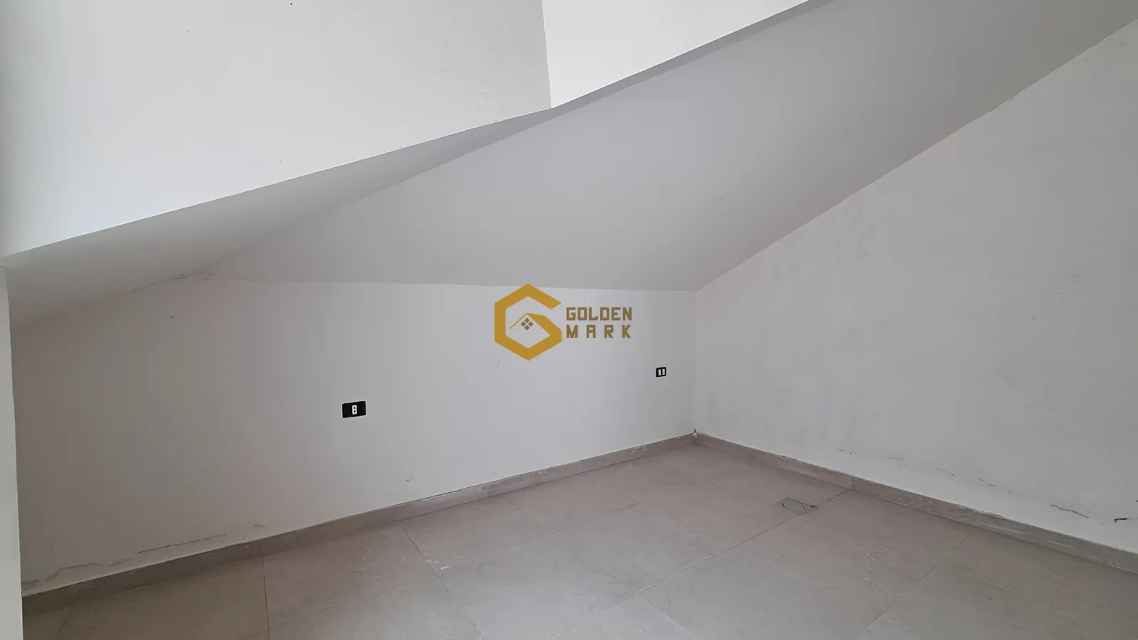 Apartment for Sale in Mazraat Yachoua - 1 bed, 1 bath