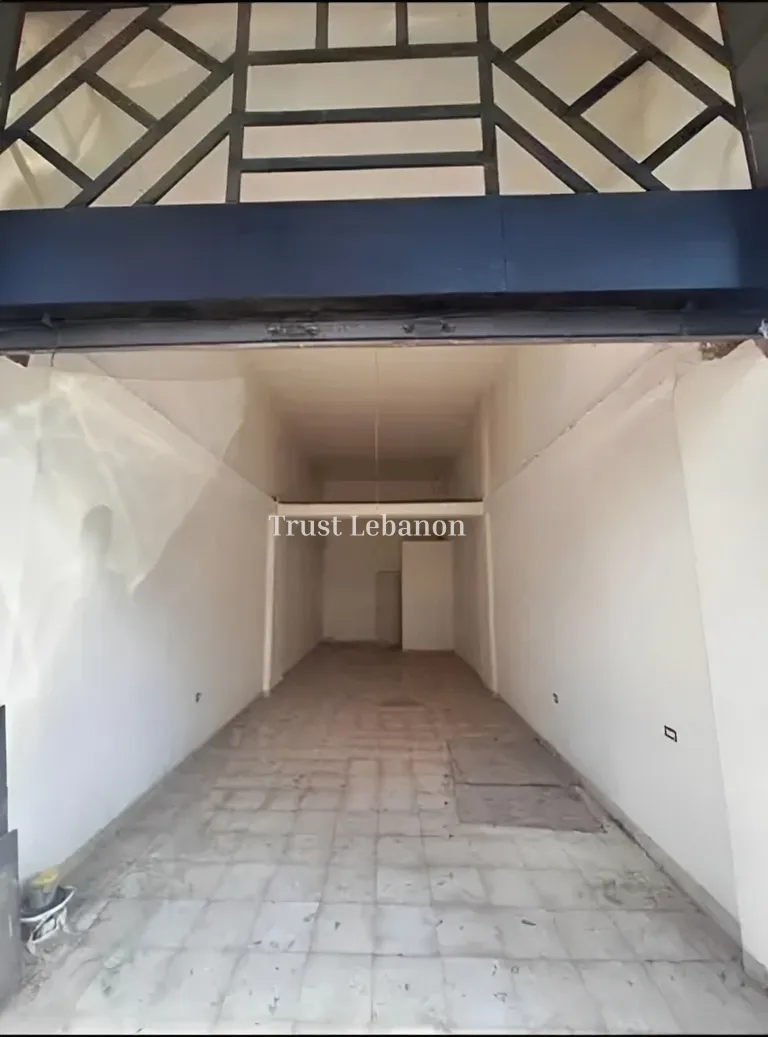 Shop for rent in Horch Tabet