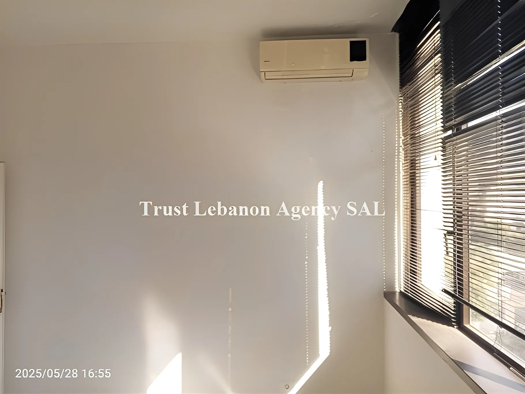 Office for rent in Metn, Nahr El Mott