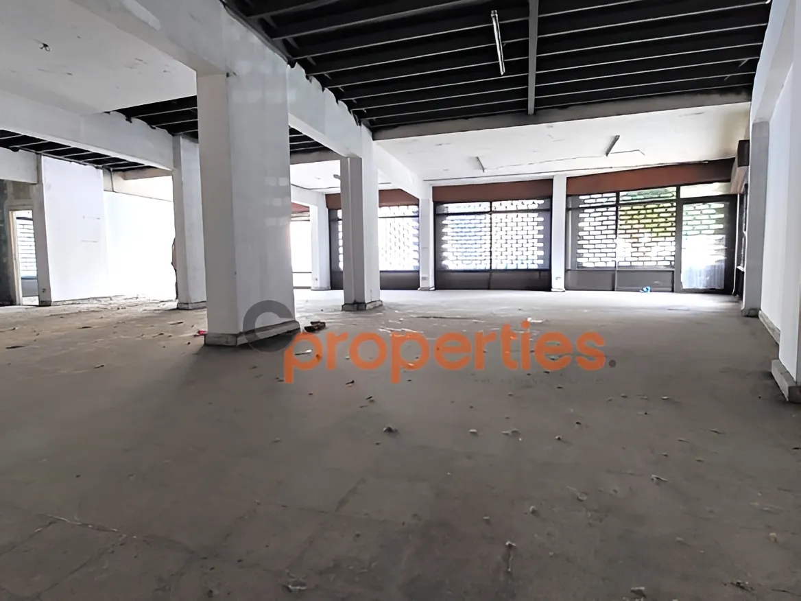 Showroom for Rent in Jdeideh