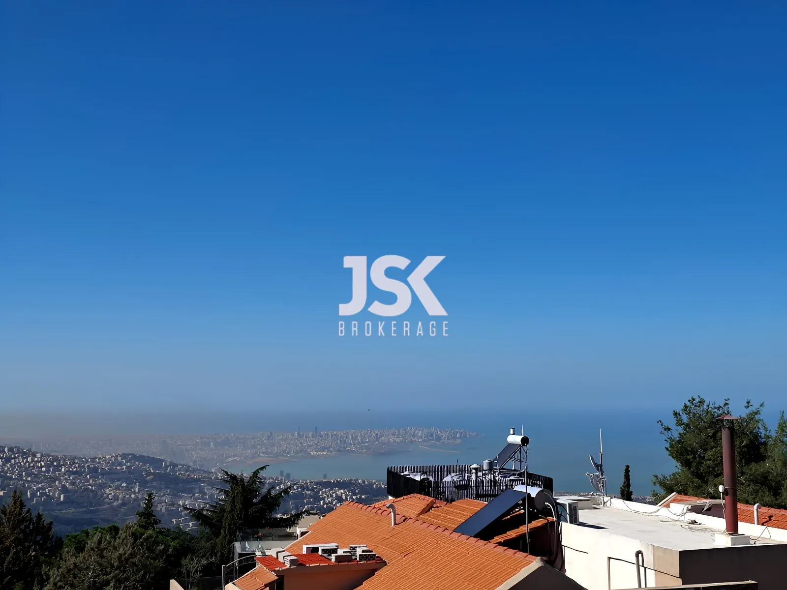 Building for Sale in Ballouneh