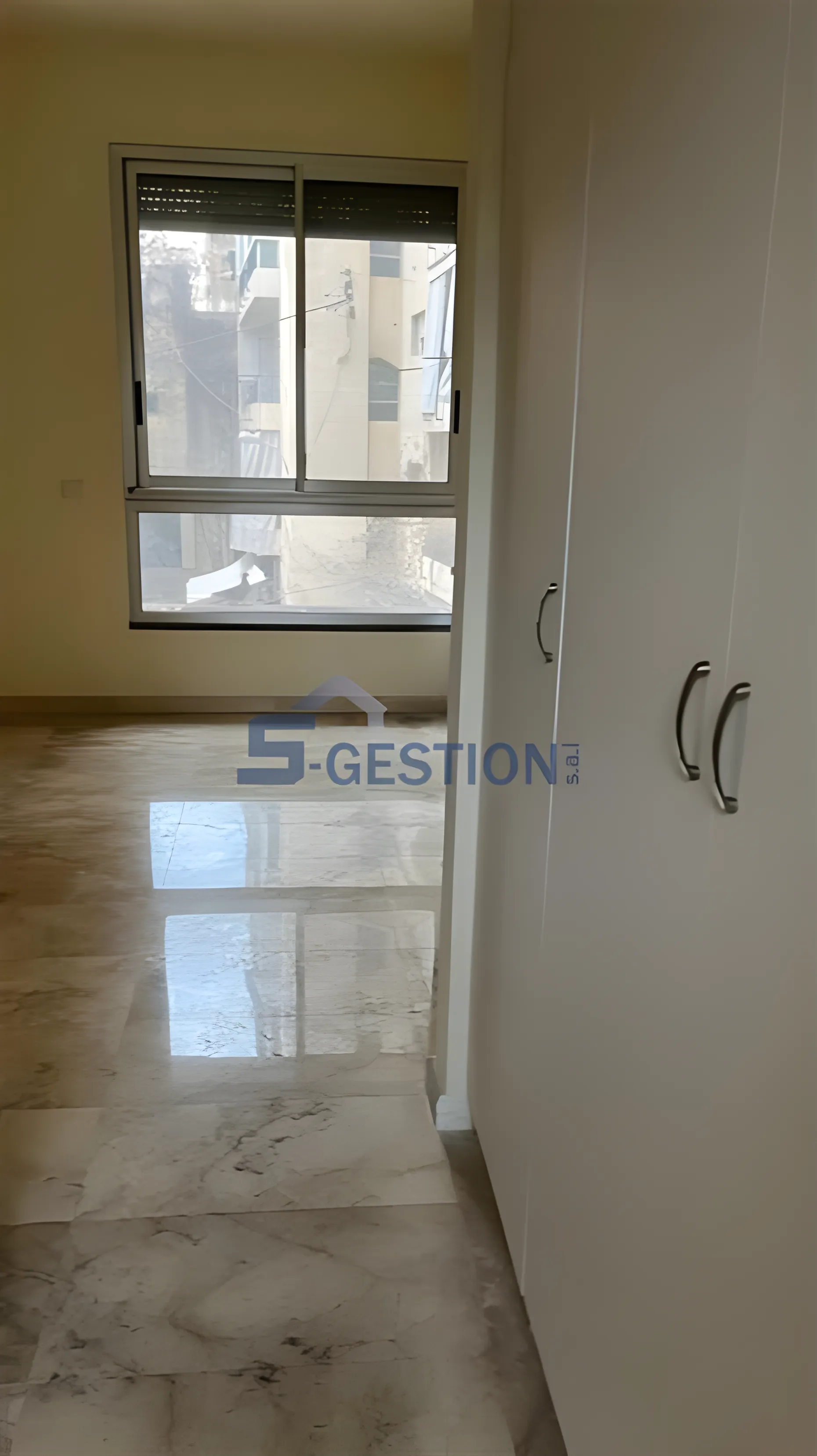 Apartment for Rent in Achrafieh - 3 bed, 5 bath