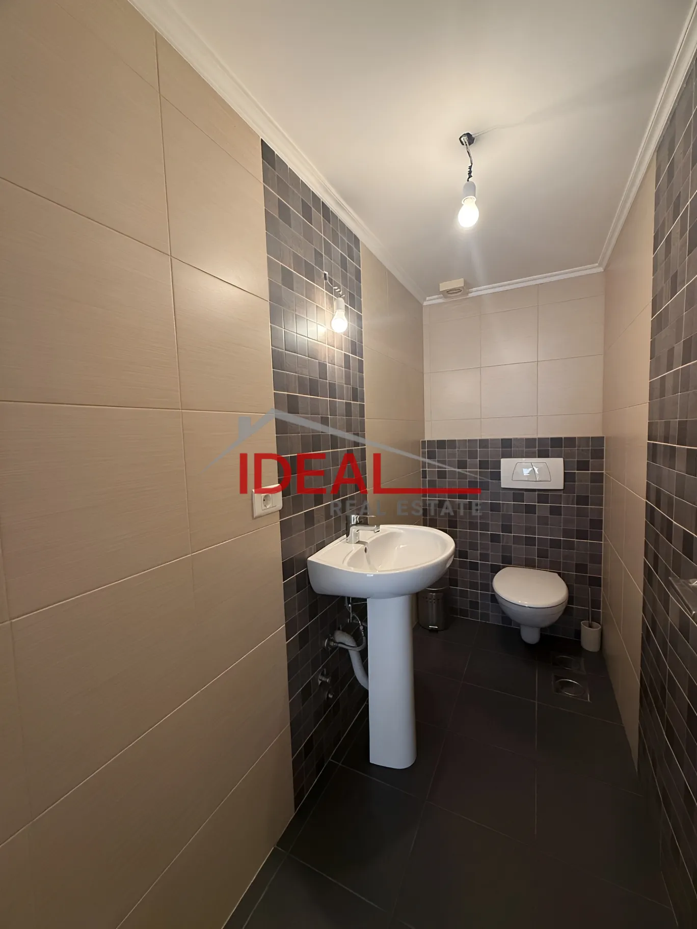 Apartment for sale in Aaoukar, Lebanon - 2 bed, 2 bath